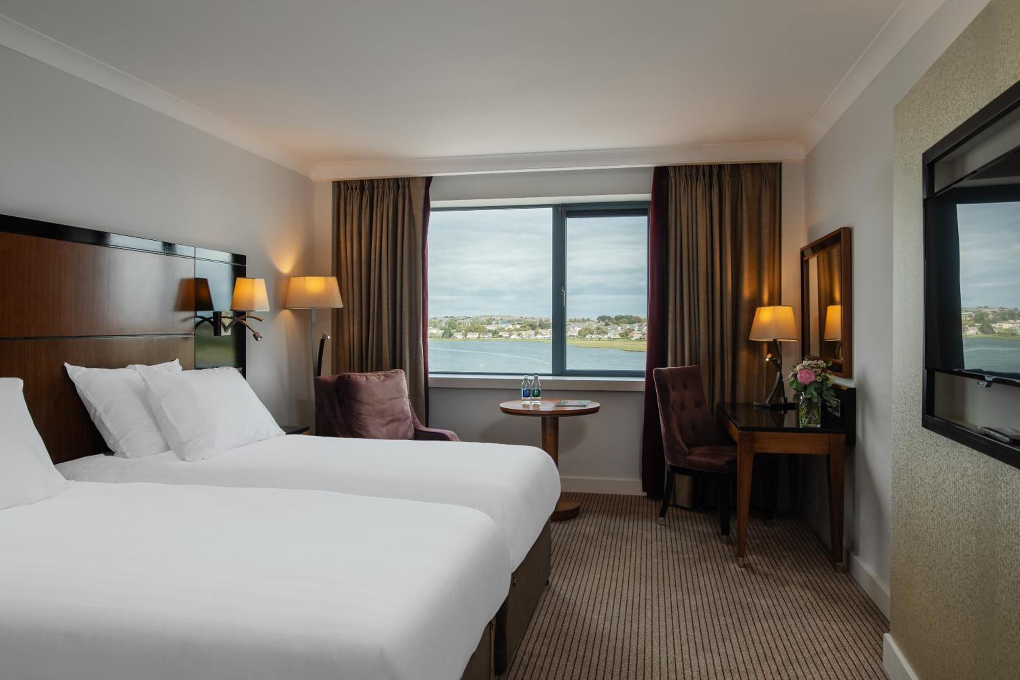 เดอะ กัลมอนต์ โฮเต็ล แอนด์ สปา Hotel กัลเวย์ ภายนอก รูปภาพ